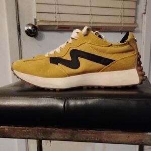 Steve Madden Yellow and Black Women's Sneakers